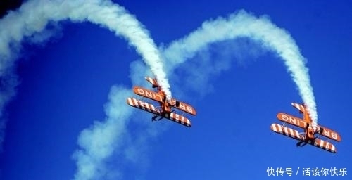 斯蒂尔曼 百年灵飞行表演队:飞行文化与商业广告的结合