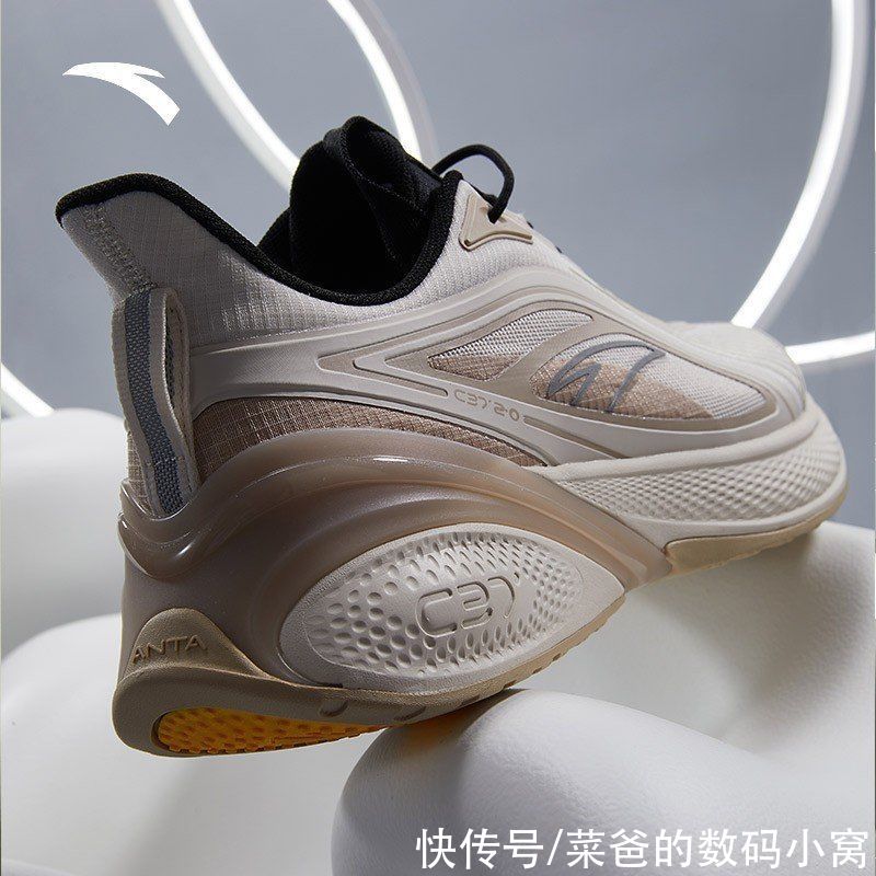 脚感 休闲跑鞋，我只要舒服就好——舒适脚感的运动鞋推荐