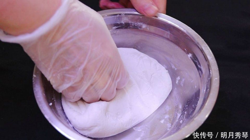 白糖和糯米粉还能这么吃，第一次吃就吃上瘾了，外酥里糯