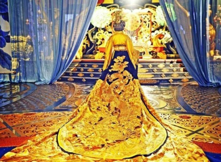 古人|古代皇帝龙袍不能水洗，那穿脏了怎么办？看完佩服古人的智慧