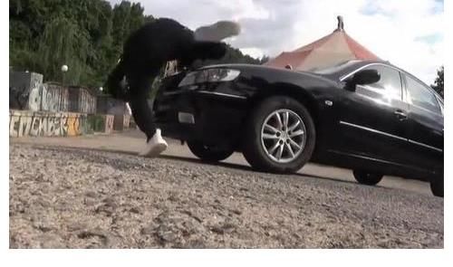 RM番外篇金钟国撞车，看着特别真实，不怪哈哈说话都结巴了