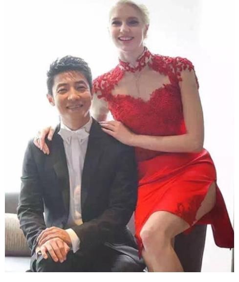 跨國婚姻|撒貝寧綜藝首談家庭，吐槽妻子放任孩子啃拖鞋，東西方教育差異大