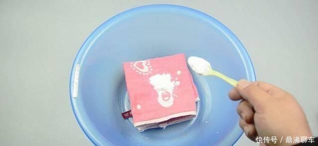 毛巾脏了,别拿肥皂洗,教你一招洗完都能洁白如新,省力又省心