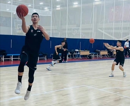 离队|正式离队!CBA神奇球员被郭士强放弃,投奔马布里,能否证明自己