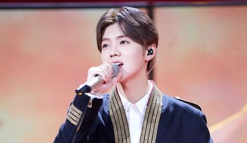 秋晚|娱乐圈进入后流量阶段,央视调整秋晚嘉宾阵容,收视依然不被看好