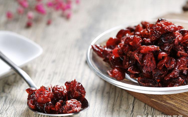 蔓越莓|秋天干燥，女性多吃三种食物，可使目光有神，头发黑亮，试试看
