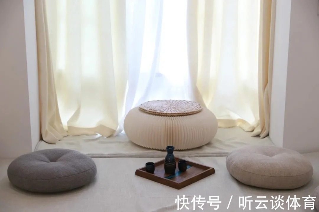 简约风|60㎡简约风小户型,客厅藏张床打开秒变3居室,太机智了!