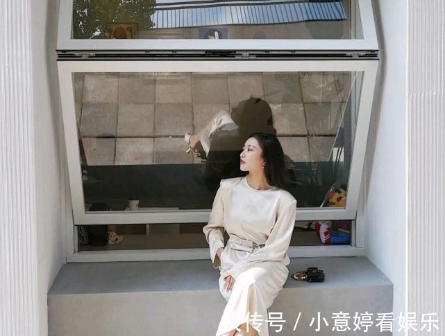 背心|越来越流行极简风穿搭，简简单单的穿搭风格，精致又高级