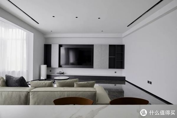 卫浴|绝！5口之家0杂物，只靠1扇门实现卫浴三分离