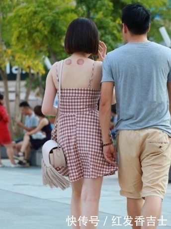 微胖|街拍: 格子连衣裙微胖姑娘, 衣品比身材重要!