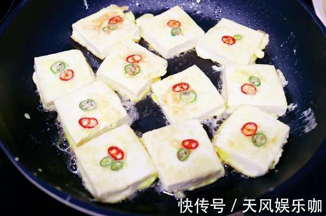 碎块|煎豆腐，不要直接下锅煎，多加1步，就算嫩豆腐也不碎块，不粘锅