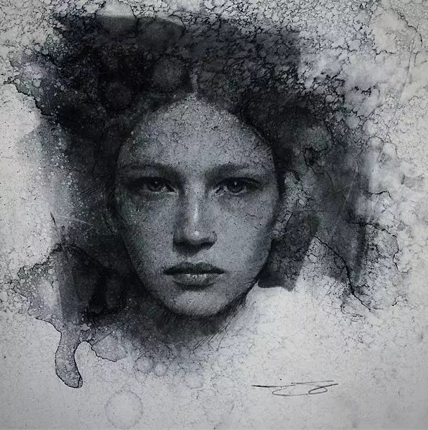 中国@他的素描不同于中国式素描的严谨,反而更像是变魔术!