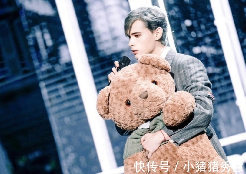 没出道的秀人去干嘛了?陈语嫣在迪士尼跳舞,《创4》选手送外卖