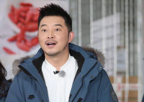 楊紫錄制新綜藝，一個舉動曝光嘉賓陣容，看到人選追定了