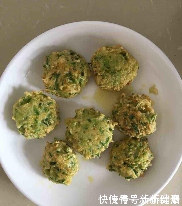 它是小人参，一元一斤，常吃润肺排毒助消化，夏月吃它正当季！