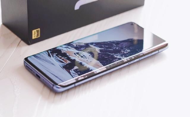 入手|搭载骁龙865的小米10价格下跌,现在入手值不值