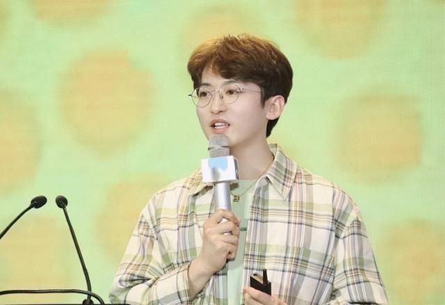 宋雨琦刚回归《奔跑吧》时,谁注意她对姚导说了啥?我没听错吧