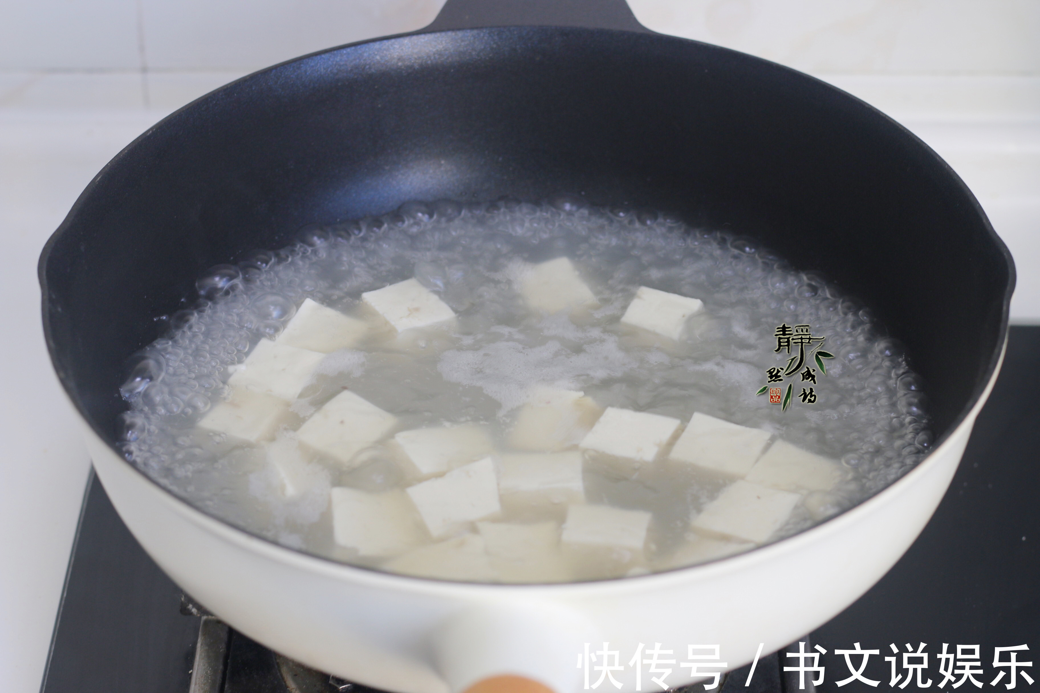 10分钟就能吃到嘴，豆腐此做法，简单有营养，汤也一口气喝光