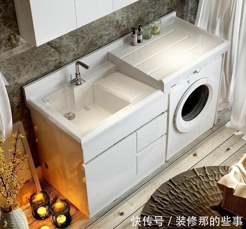 阳台上|聪明人在阳台安装洗衣机都会装这个东西,太聪明了,实用又美观