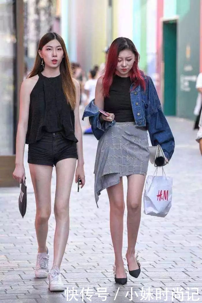 街拍高跟鞋搭配穿出街,让你的时尚变得简单又有魅力