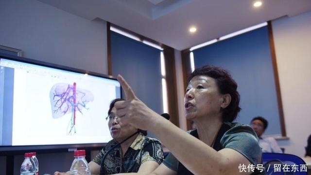 医生:被肝病困扰的患者,要多补充这2种物质,肝更健康