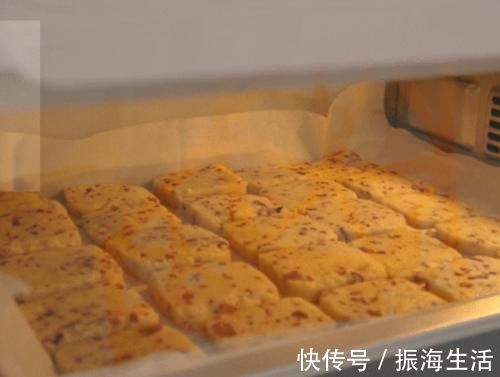 天冷，桔子别再生吃了，做成饼干，孩子一口一个，香甜酥脆超美味