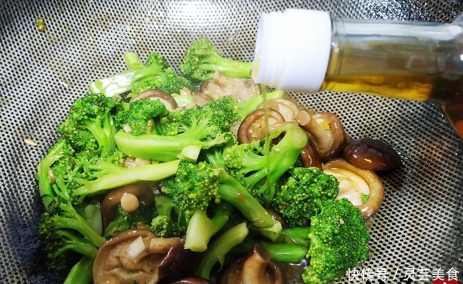 常吃|夏季减肥常吃这道菜，让你腰变细了背变薄了，让你更自信