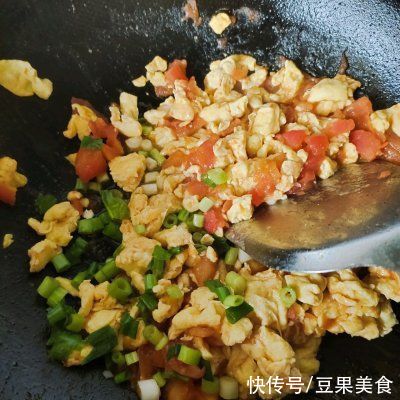 番茄|#不容错过的鲜美滋味#滑嫩鲜香的西红柿炒蛋