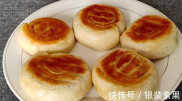 发面直接加酵母粉和白糖是大错,教你一小妙招,发面只需10分钟