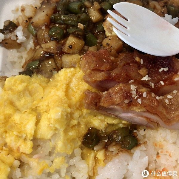 炸鸡腿肉|便当之光!罗森的便当，出乎意料的好吃！