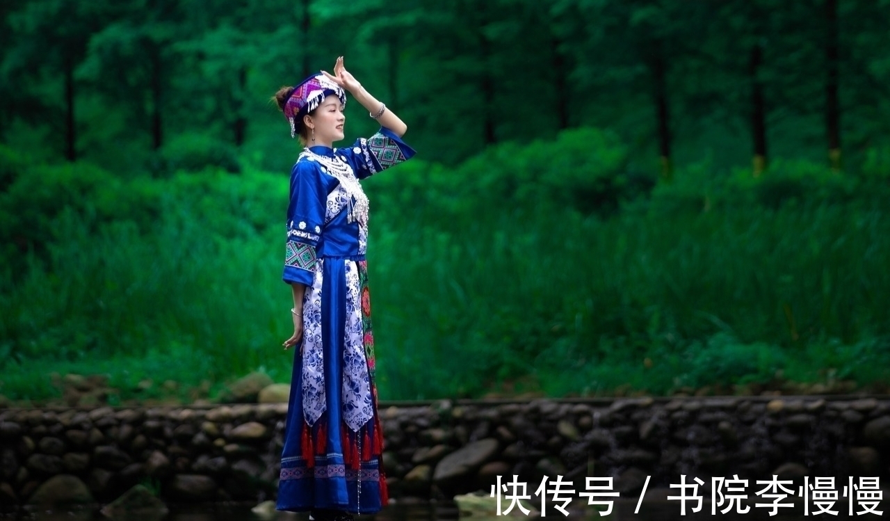 空中舞#诗·十首丨谁似西湖不染色,我心桑梓慕炊烟