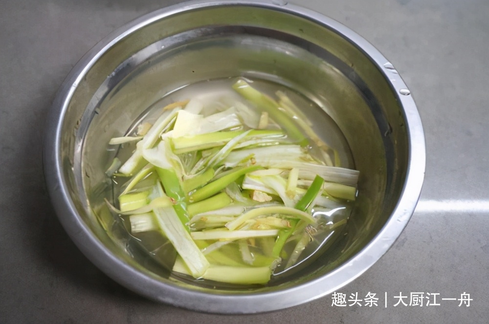 给年夜饭加道菜，“花开富贵”端上桌，寓意喜气洋洋，好看又好吃