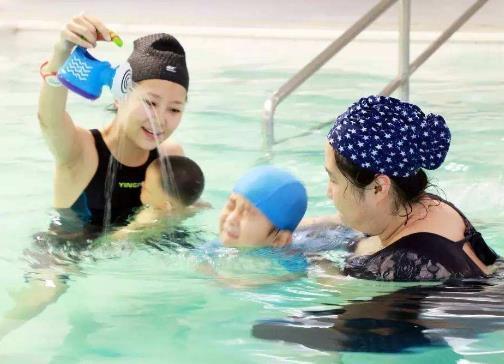 运动|不宜让孩子过早接触的4项运动,反而会影响发育,父母别操之过急