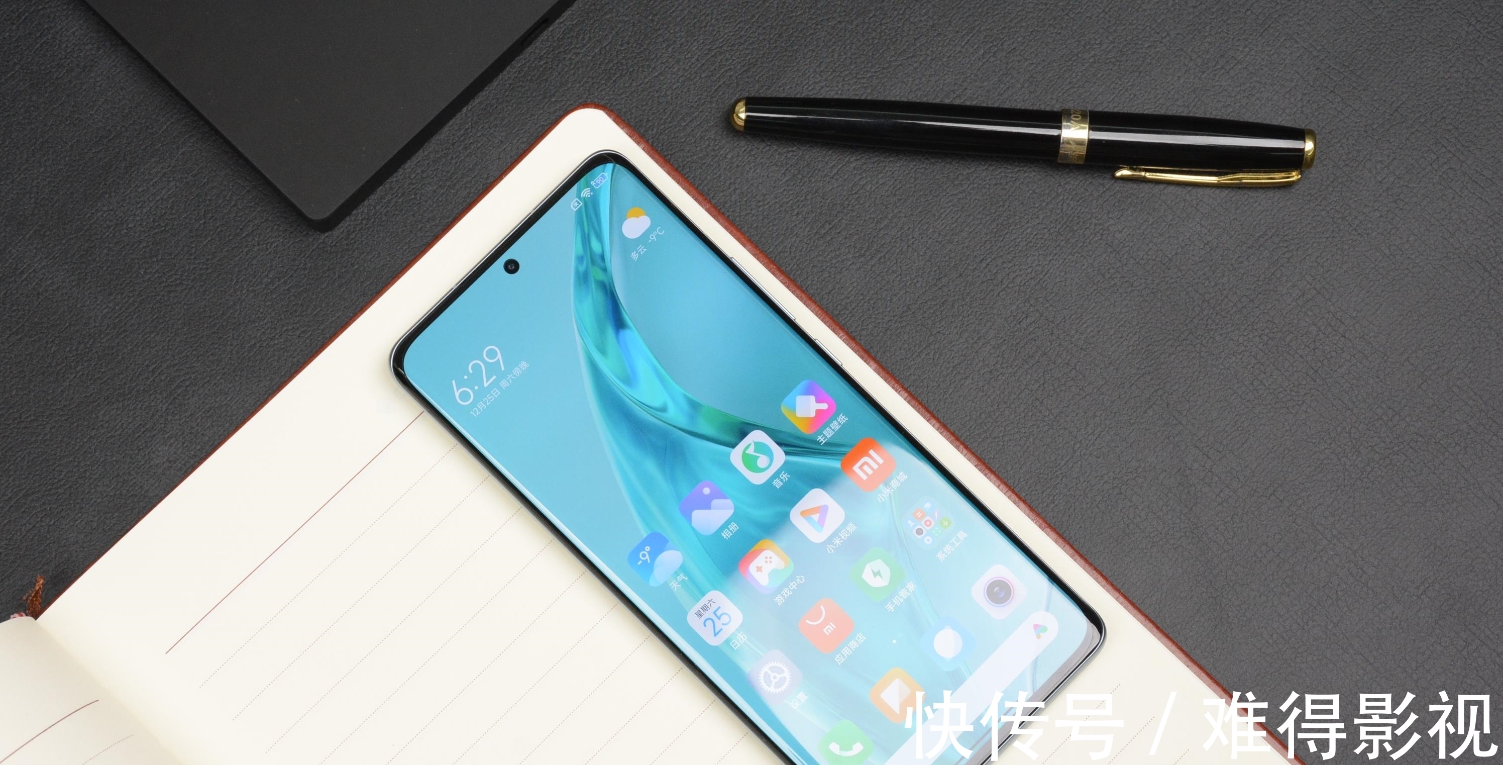 小米12Pro|相差1000元，小米12和小米12 Pro，究竟哪一款更值得入手？