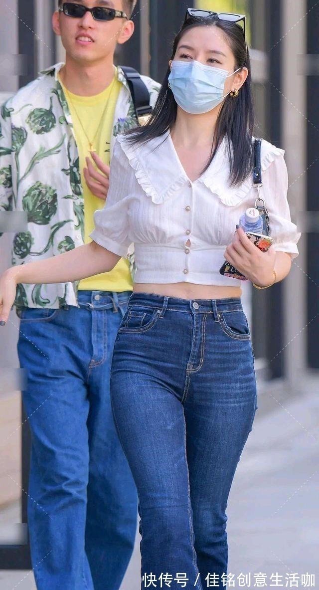 高腰线 身材不够高挑就选择高腰线的打底裤,用心去搭配,非常好看!