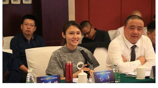 新臺柱|北大的80后才女與32歲龍洋，接替董卿老師，央視迎來新臺柱