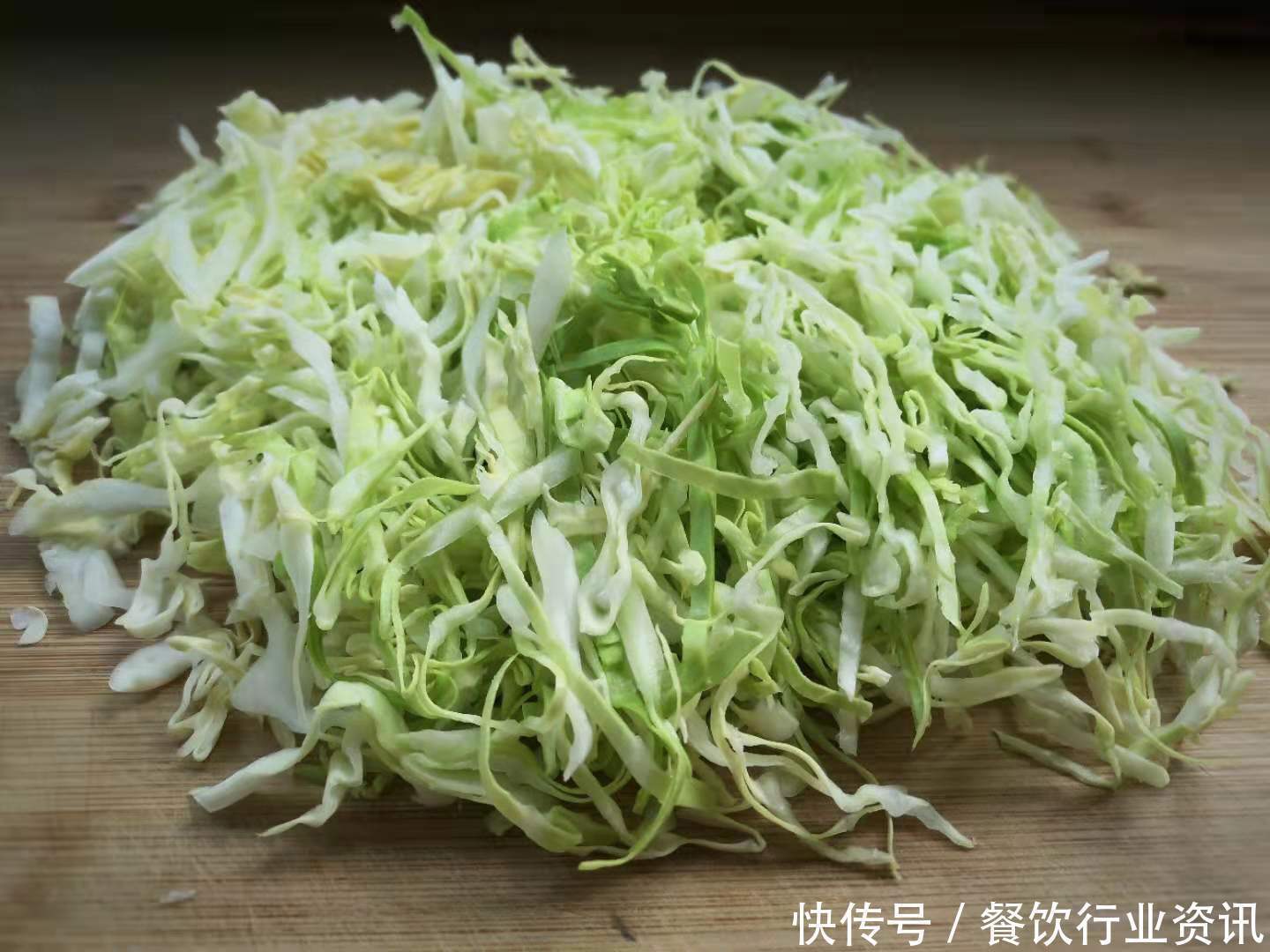 收割|天热多做这菜吃，富含天然叶酸，一斤8毛，买来一烫一拌，真爽口