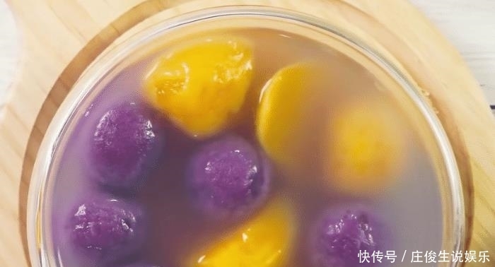 香甜|分享一款用红薯和紫薯做成的甜汤,软糯香甜又营养,孩子特爱吃
