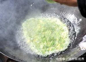 翠绿|正宗的韭菜炒鸡蛋做法,鸡蛋滑嫩,韭菜翠绿不出水,越吃越香