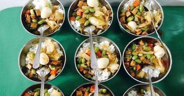 p“幼儿园饭真香”妈妈看到了老师寄来的照片,真难以置信