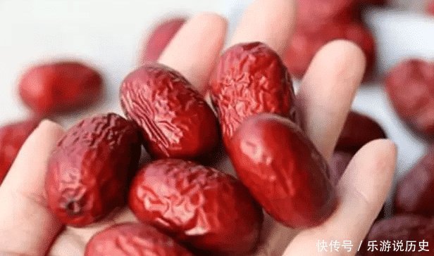老中医提醒红枣要少吃,最好不要吃,知道为什么吗早知早受益!