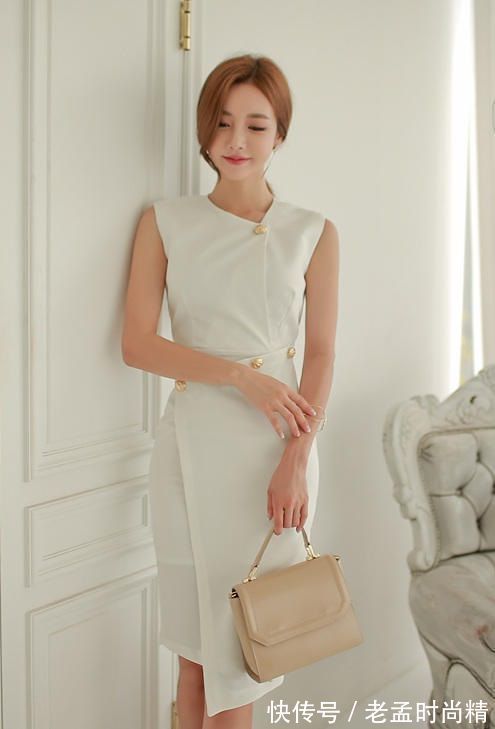 美女|优雅美女穿白色连衣裙,尽显温柔气质,美丽动人