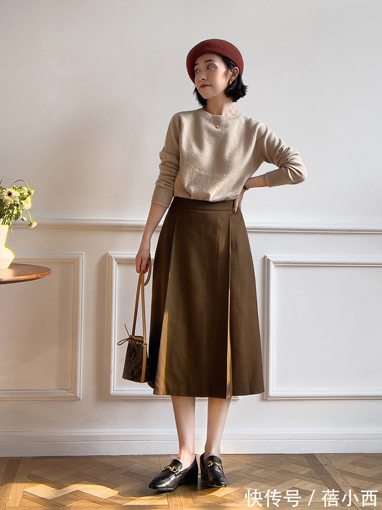 秋天|建议30+女性多穿“毛呢半身裙”,掌握3个搭配要点,时尚又显气质