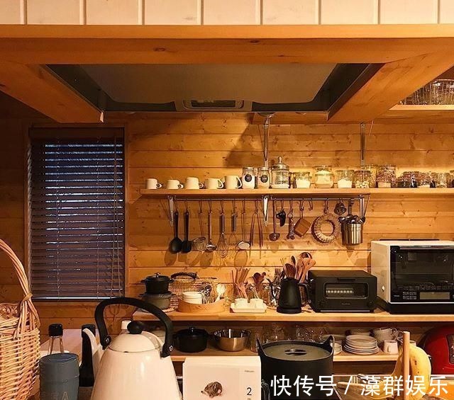 木屋|日本一家4口卖掉市区60㎡小房,搬到郊区住木屋!将生活过成电影