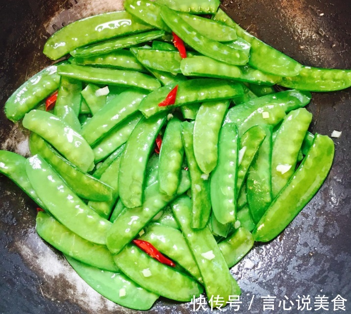 40年大厨不管炒什么蔬菜,记住“3点”,炒好的菜叶绿油油