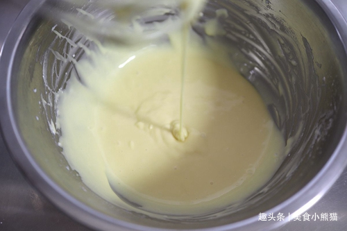 教你制作原味戚风蛋糕卷不裂不粘方法,步骤详细,保证你一学就会