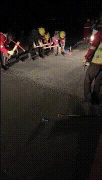 |搞笑GIF趣图：生死只在毫厘之间，请珍惜生命远离鲨鱼