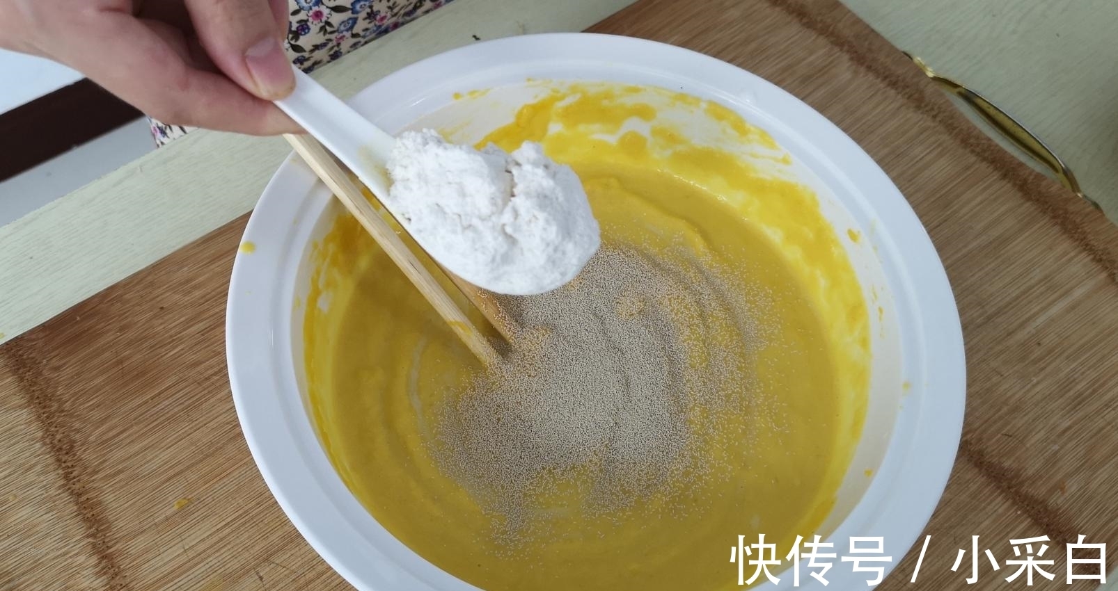 南瓜馒头|1袋牛奶, 半个南瓜, 不做南瓜饼, 不蒸发糕, 简单这样做, 吃着真香