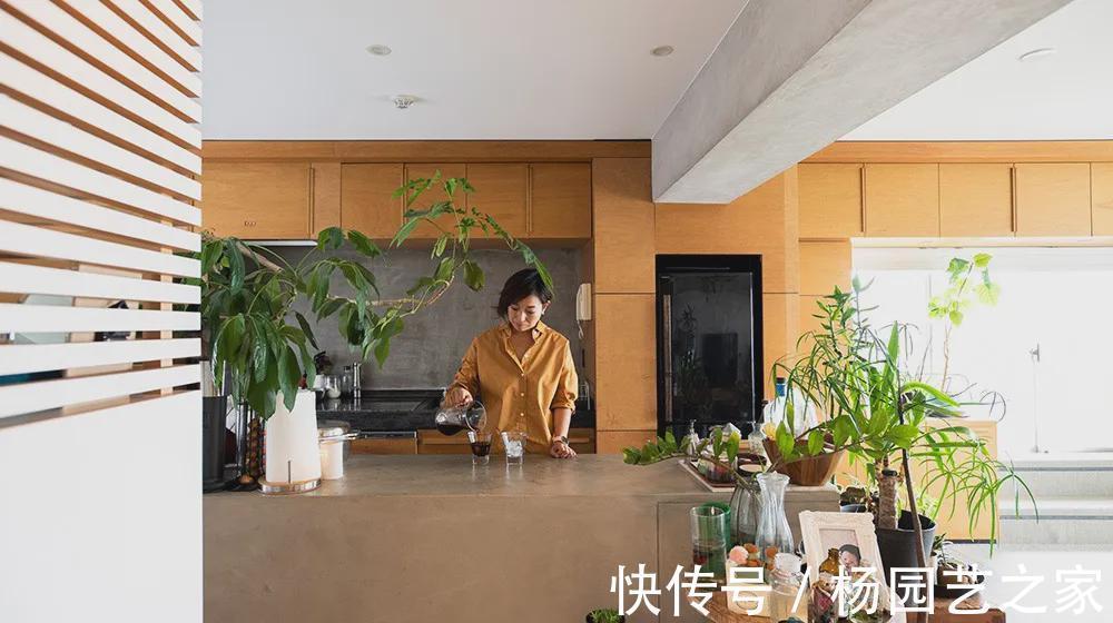 餐边柜|日本女业主115㎡房,不靠任何人,不多打一个柜子,独享15㎡露台