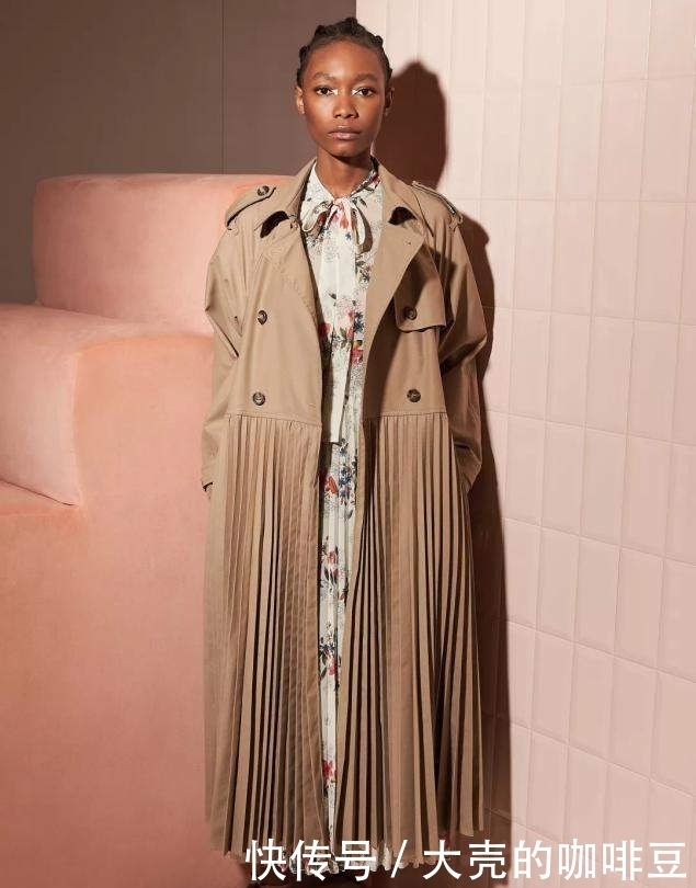 见过大场面的女人，春天穿风衣，都不会配这3种内搭，邋遢掉档次